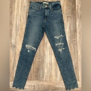 Levi’s 720 High Rise Super Skinny, size 28